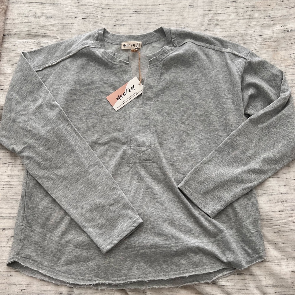 Very J New In Long Sleeve Grey Shirt NWT Size L